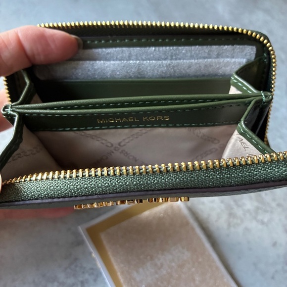 Michael Kors Jet Set Small Zip Around Card Case Amazon Green - Picture 4 of 12